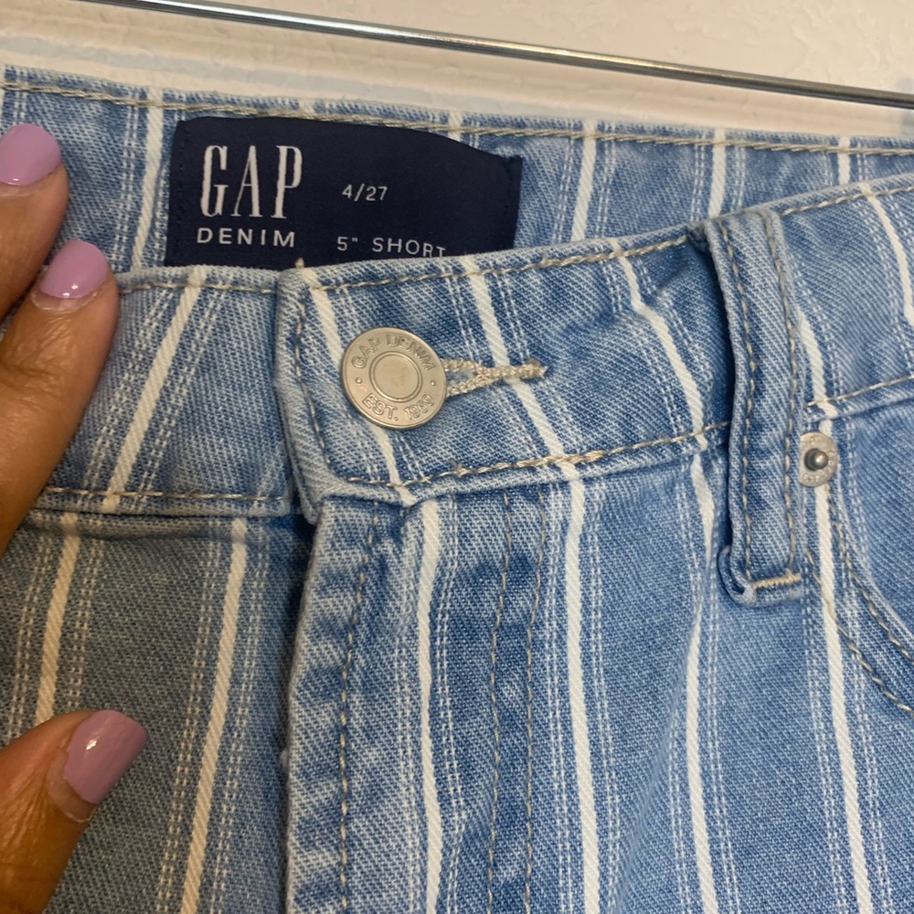 GAP Shorts Womens 4/27  Blue White Striped 5" Short Low Rise Preppy Academia - Picture 5 of 13